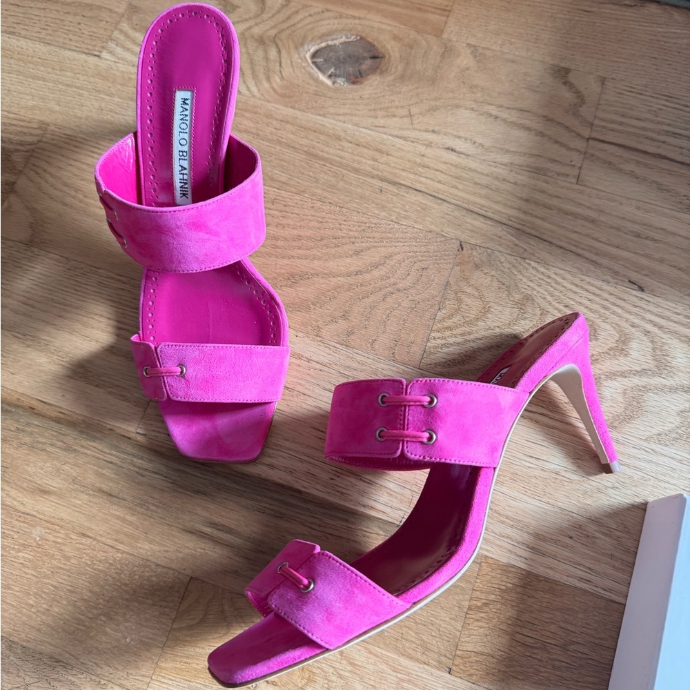 Manolo Blahnik Fuchsia Suede Heeled Sandal Mules Nebre